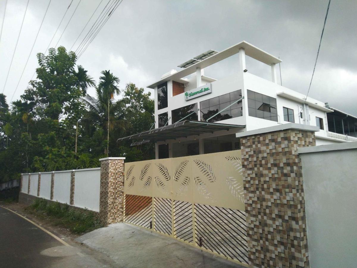 Shamrock Inn Kochi Exterior photo