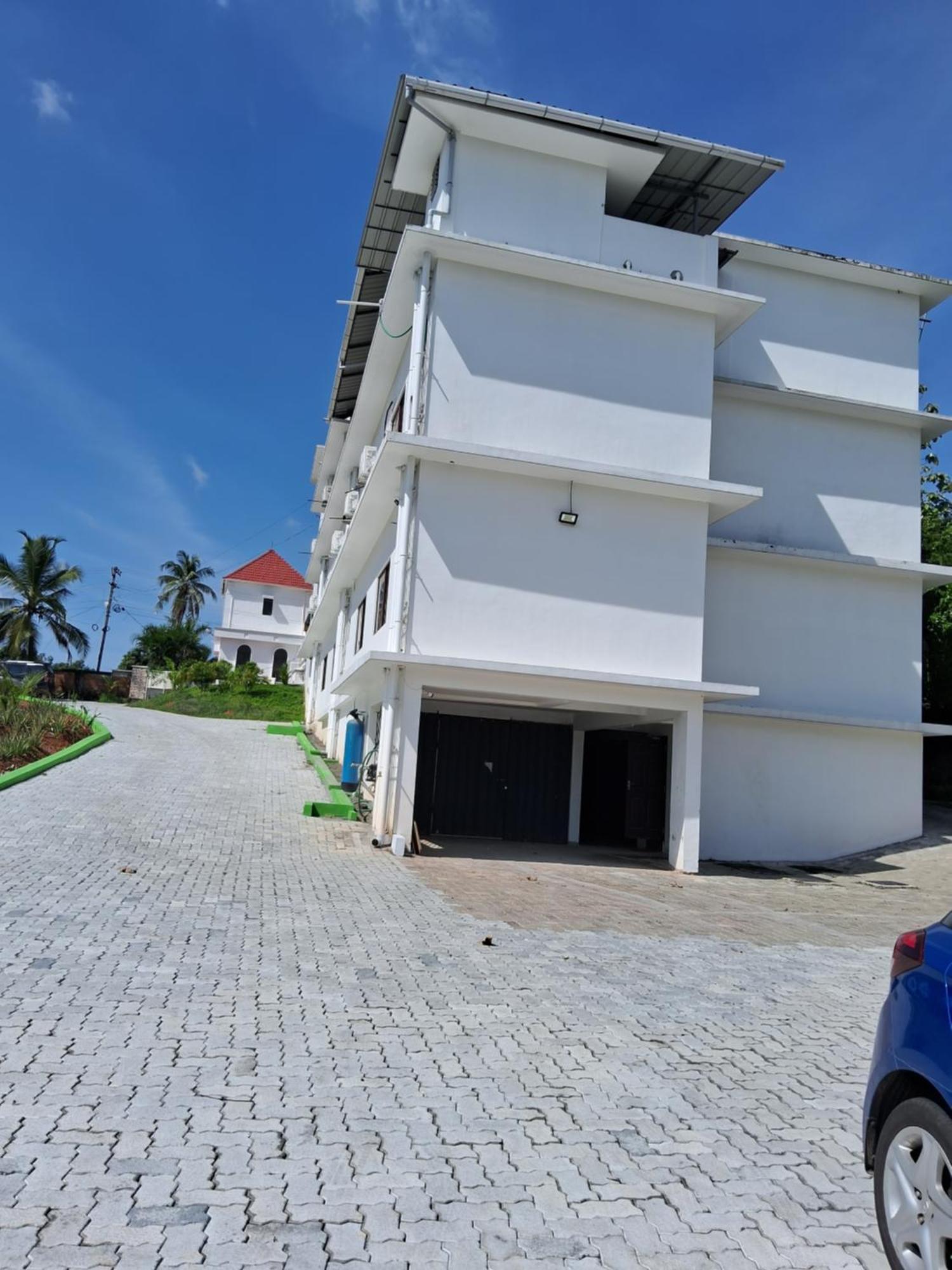 Shamrock Inn Kochi Exterior photo
